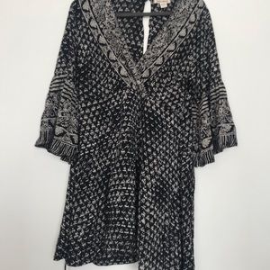 Black/white printed Billabong wrap dress- M